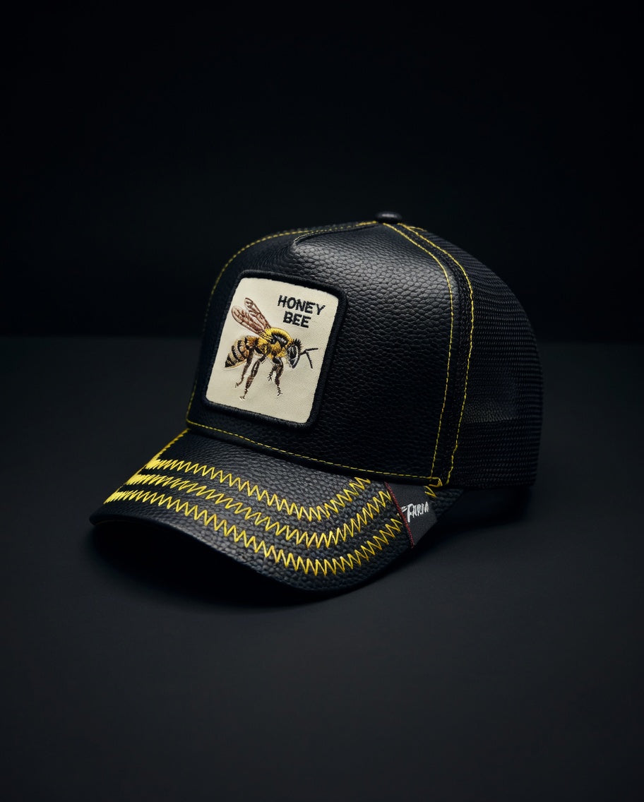 Gorras en cuerina Capiari